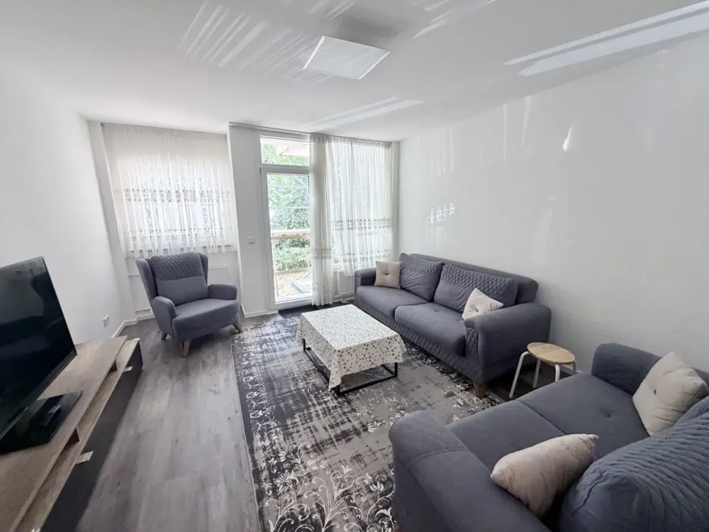 Renovated 3-Room Apartment with Loggia and Fitted Kitchen