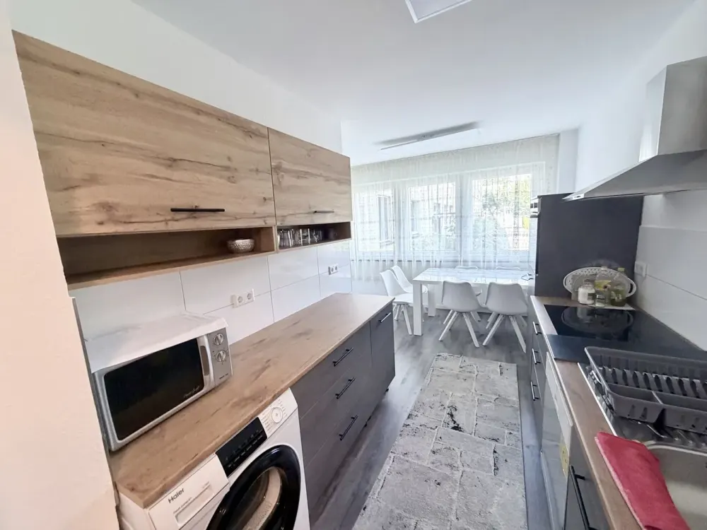 Renovated 3-Room Apartment with Loggia and Fitted Kitchen