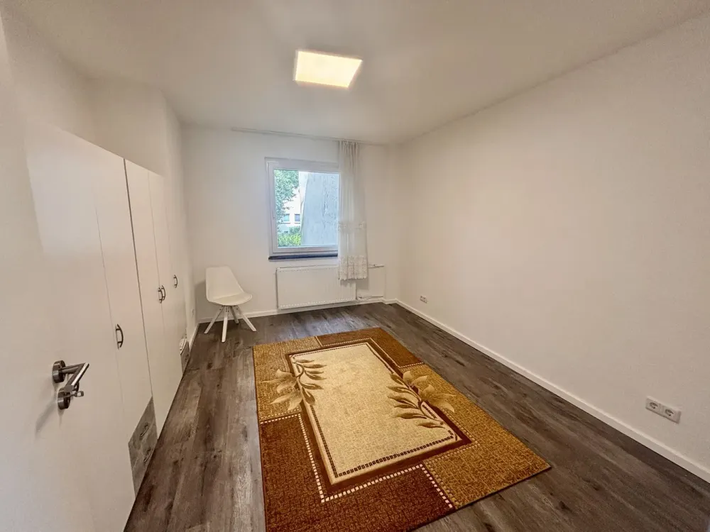 Renovated 3-Room Apartment with Loggia and Fitted Kitchen