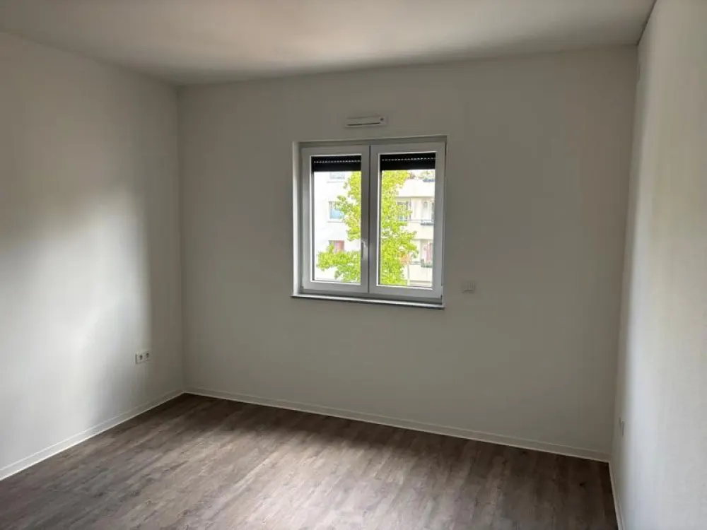 bezugsfertiger Neubau - 4-Zimmer-OG. Wohnung mit Balkon, barrierearm
