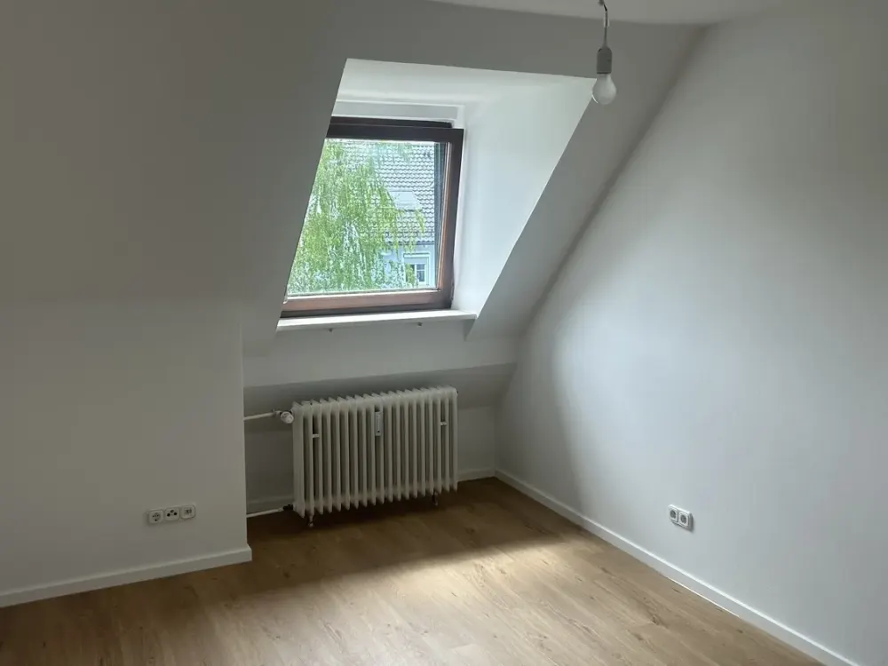 SCHÖNE MODERNE 2-ZI-DACHGESCHOSS-WHG,ca.56m²,GARTENBENUTZUNG,ALLACH-UNTERMENZING-Gruithuisenstraße