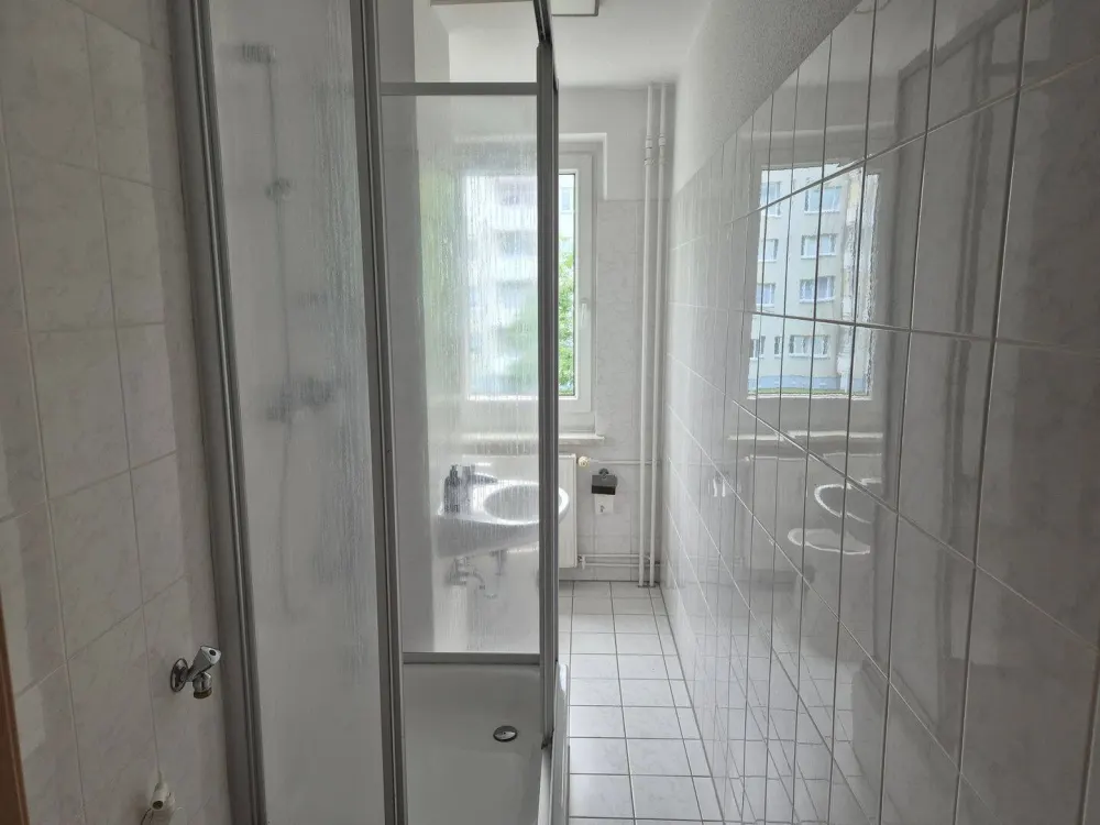 Familienfreundliche 3-Raum-Wohnung mit Balkon sucht nette Mieter