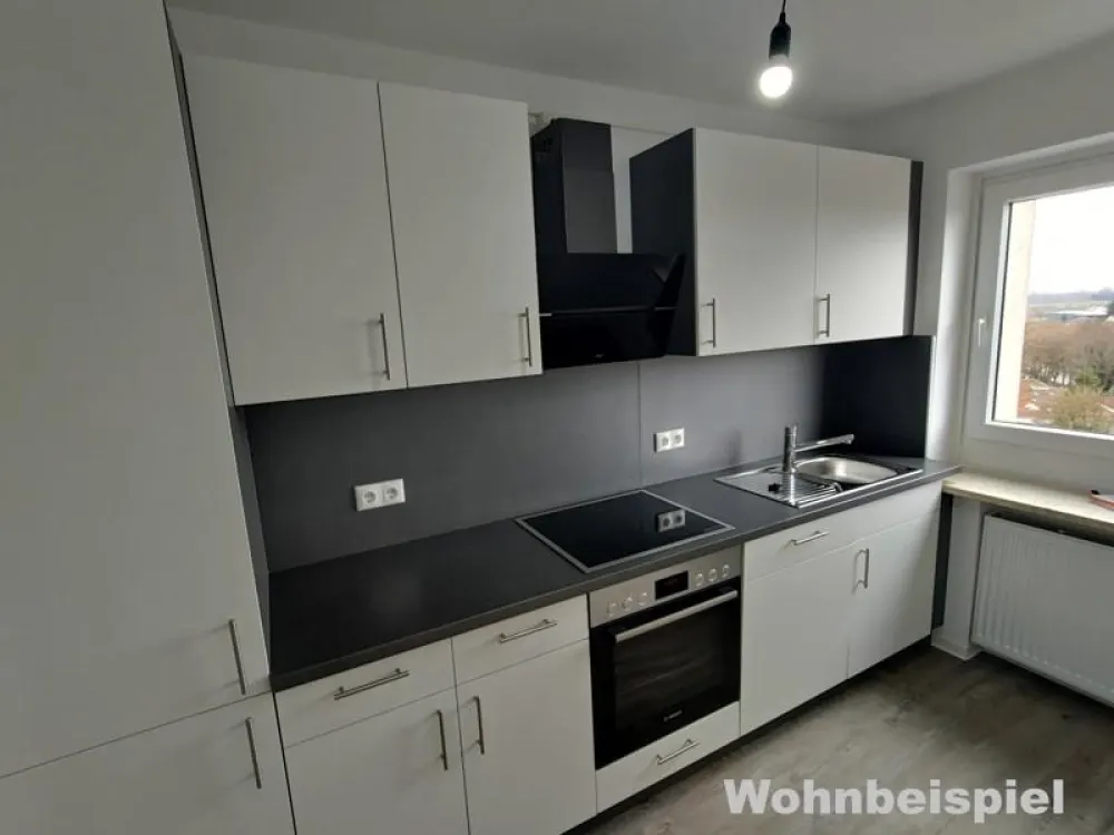 Perfekt für uns: renovierte 3-Zimmer-Wohnung mit Balkon und EBK
