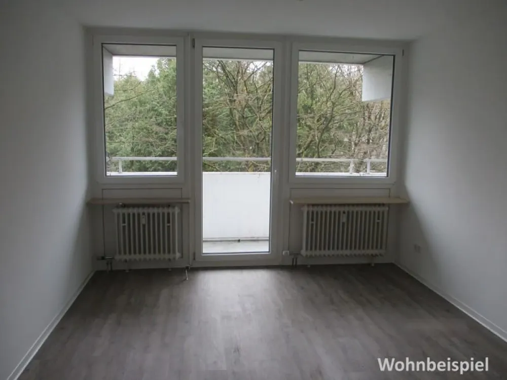 Perfekt für uns: renovierte 3-Zimmer-Wohnung mit Balkon und EBK