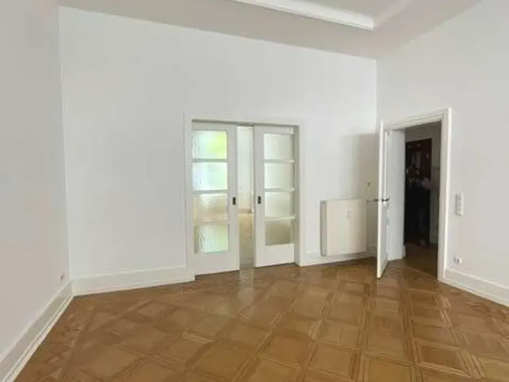 Dachgeschosswohnung mit Kamin u. Klimaanlage - zentrumsnah