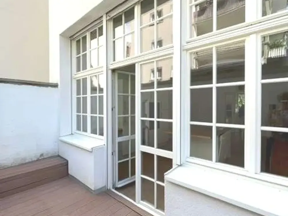 Dachgeschosswohnung mit Kamin u. Klimaanlage - zentrumsnah
