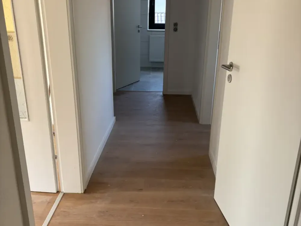 Ruhige 3,5-Zimmer-Wohnung nach Kernsanierung mit Einbauküche und Stellplatz