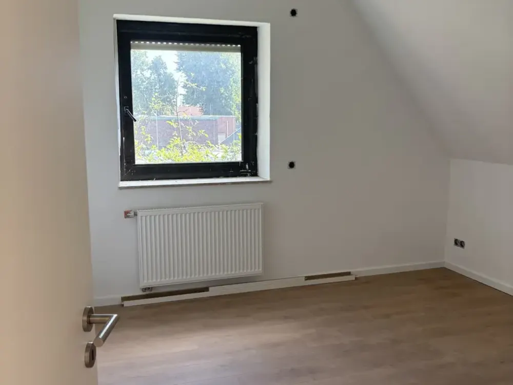 Ruhige 3,5-Zimmer-Wohnung nach Kernsanierung mit Einbauküche und Stellplatz