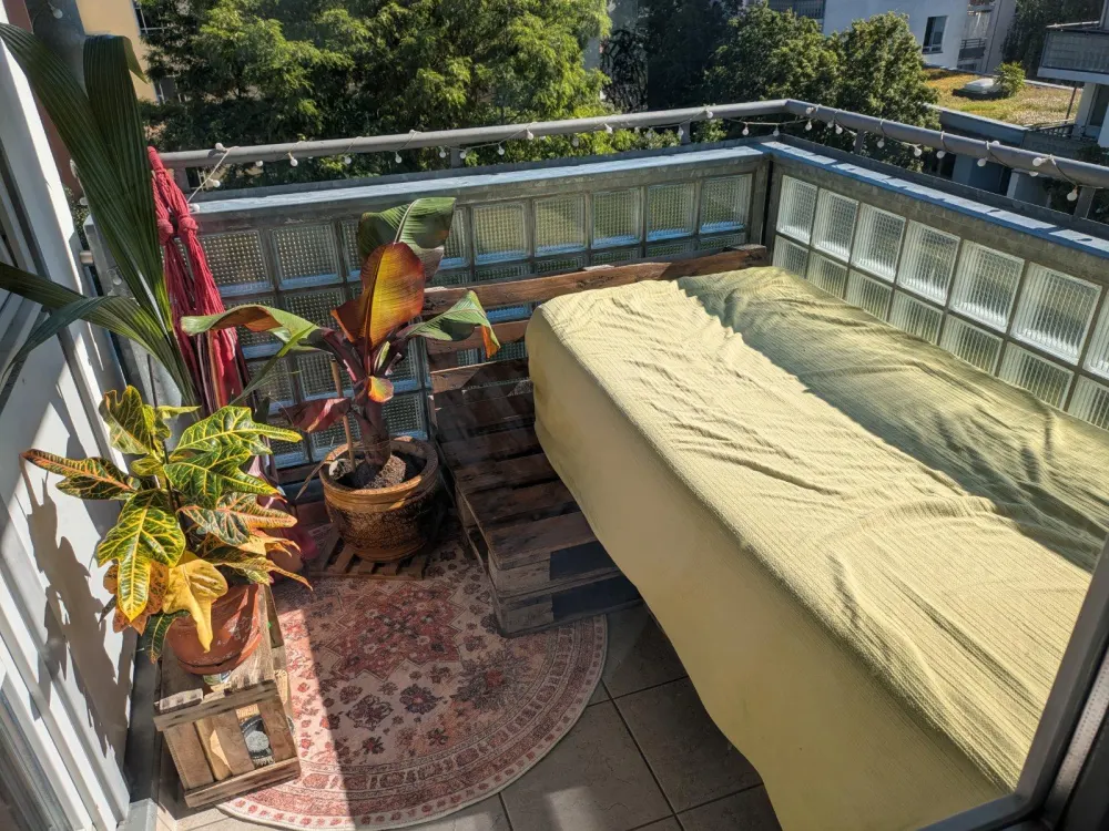 Cozy Apartment in F`hain to sublet for full October or shorter!