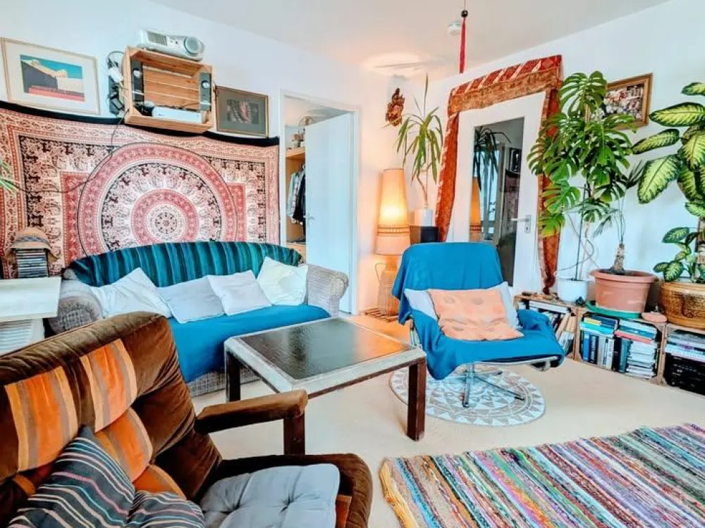 Cozy Apartment in F`hain to sublet for full October or shorter!