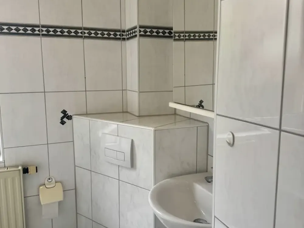 gepflegte 1-Zimmer-Erdgeschosswohnung mit kompletter EBK