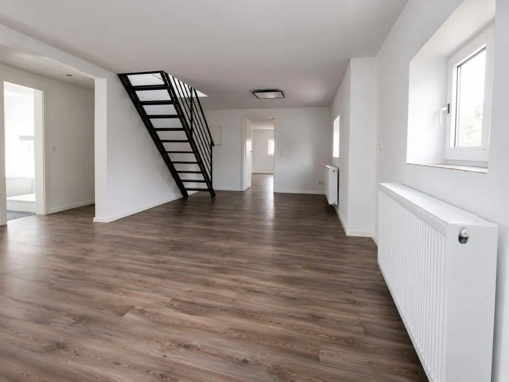 Moderne Maisonette-Dachgeschosswohnung mit Balkon in zentraler La
