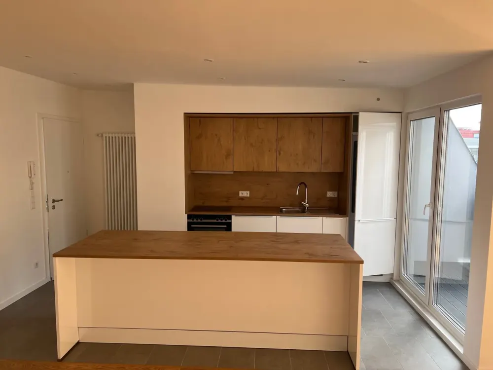 Individuelle und moderne 3-Zimmer Dachgeschosswohnung zu vermieten!