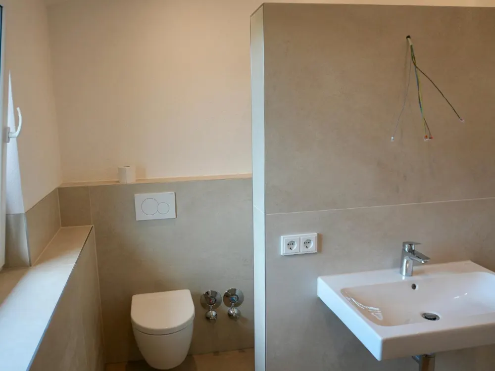 Erstvermietung nach Sanierung! Moderne 3-Zi. Whg. mit XXL Balkon