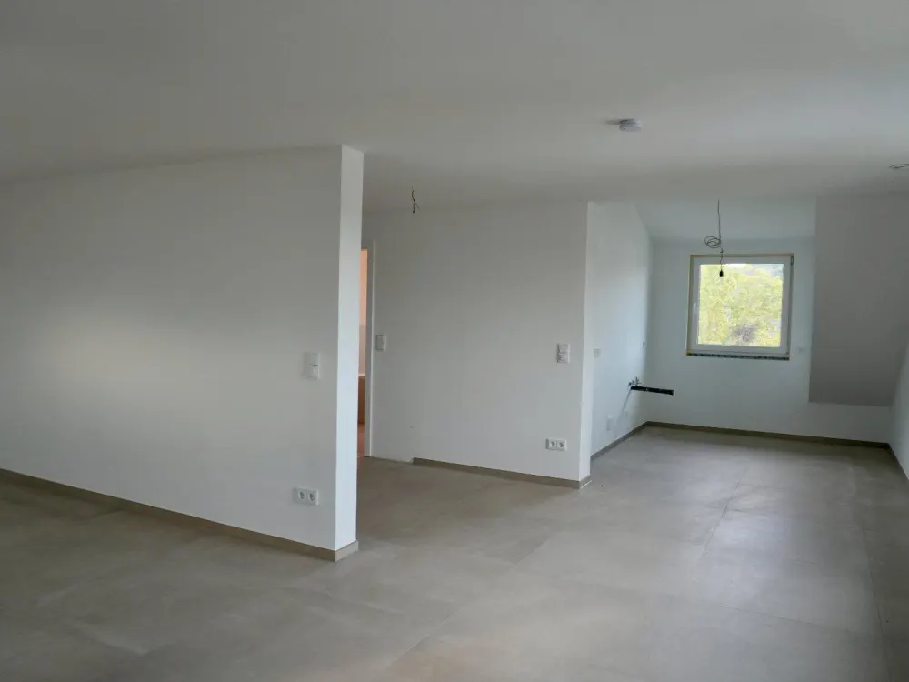 Erstvermietung nach Sanierung! Moderne 3-Zi. Whg. mit XXL Balkon
