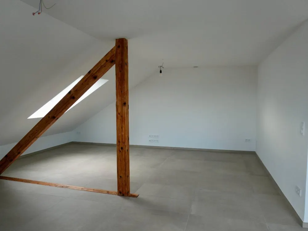 Erstvermietung nach Sanierung! Moderne 3-Zi. Whg. mit XXL Balkon