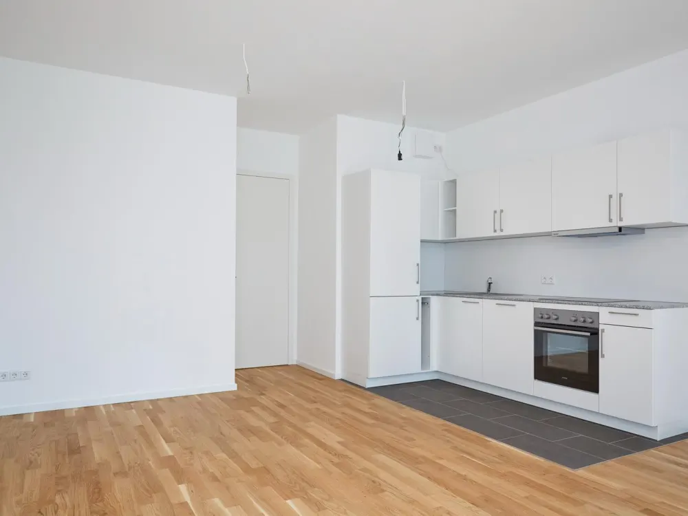 Urban Living at Gleisdreieck - Modern Apartment with Fitted Kitchen
