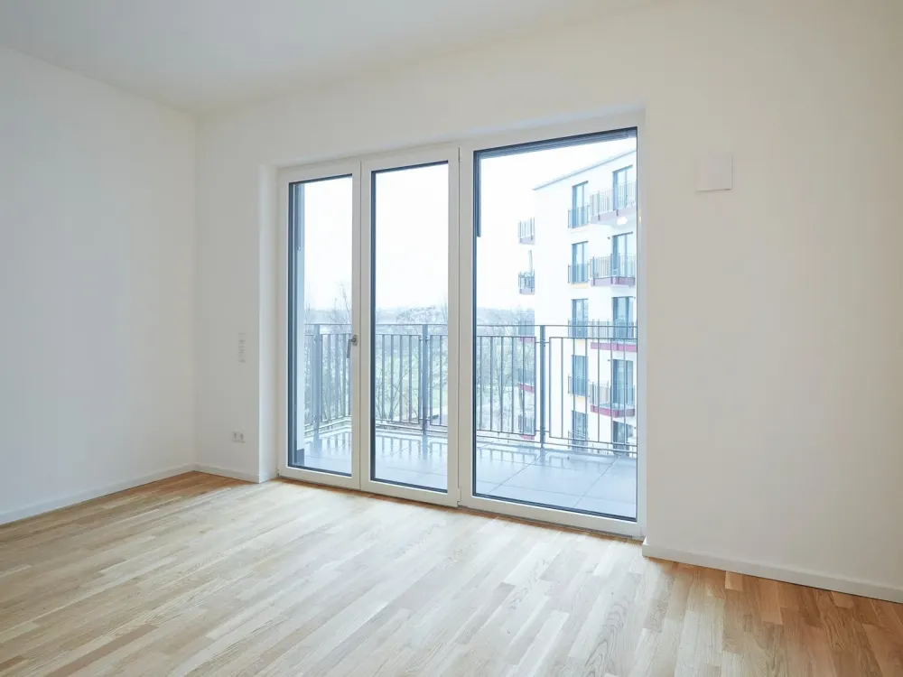 Urban Living at Gleisdreieck - Modern Apartment with Fitted Kitchen