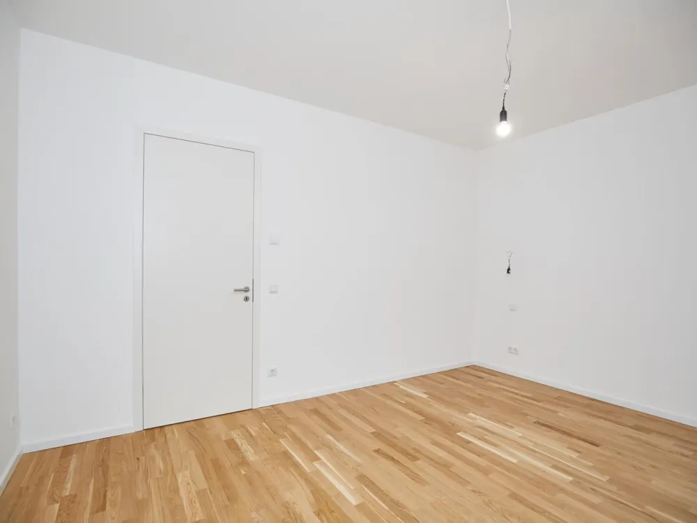 Urban Living at Gleisdreieck - Modern Apartment with Fitted Kitchen