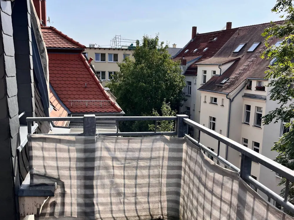 Charmante, helle Zwei-Zimmer-Wohnung mit großzügiger Wohnküche und wunderschönem Balkon in Gohlis