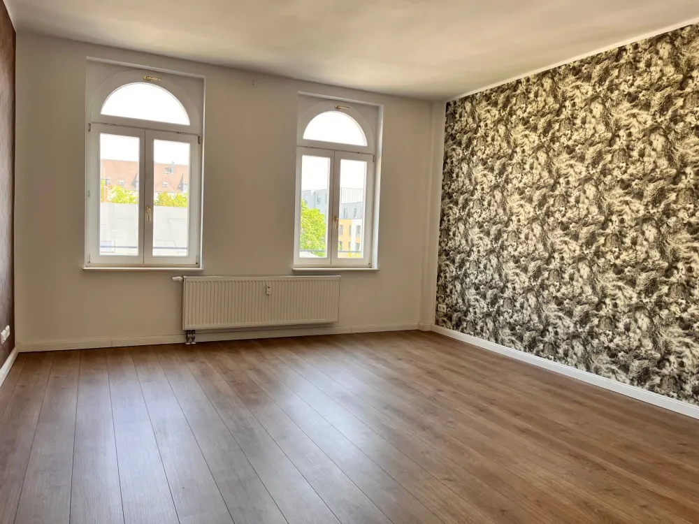 Charmante, helle Zwei-Zimmer-Wohnung mit großzügiger Wohnküche und wunderschönem Balkon in Gohlis