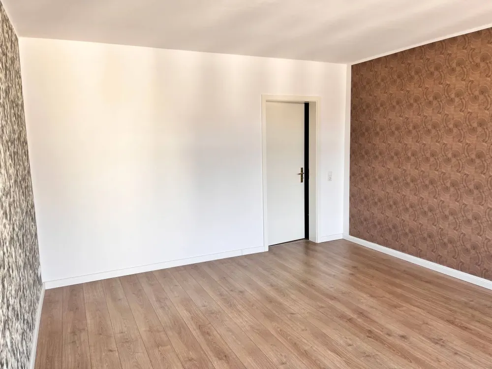 Charmante, helle Zwei-Zimmer-Wohnung mit großzügiger Wohnküche und wunderschönem Balkon in Gohlis