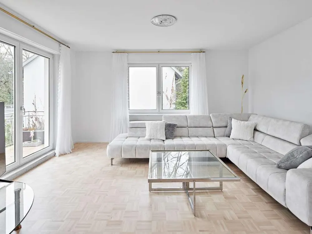 Möblierte Etagenwohnung in Stuttgart-West: Lichtdurchflutet, Charmant mit Balkon