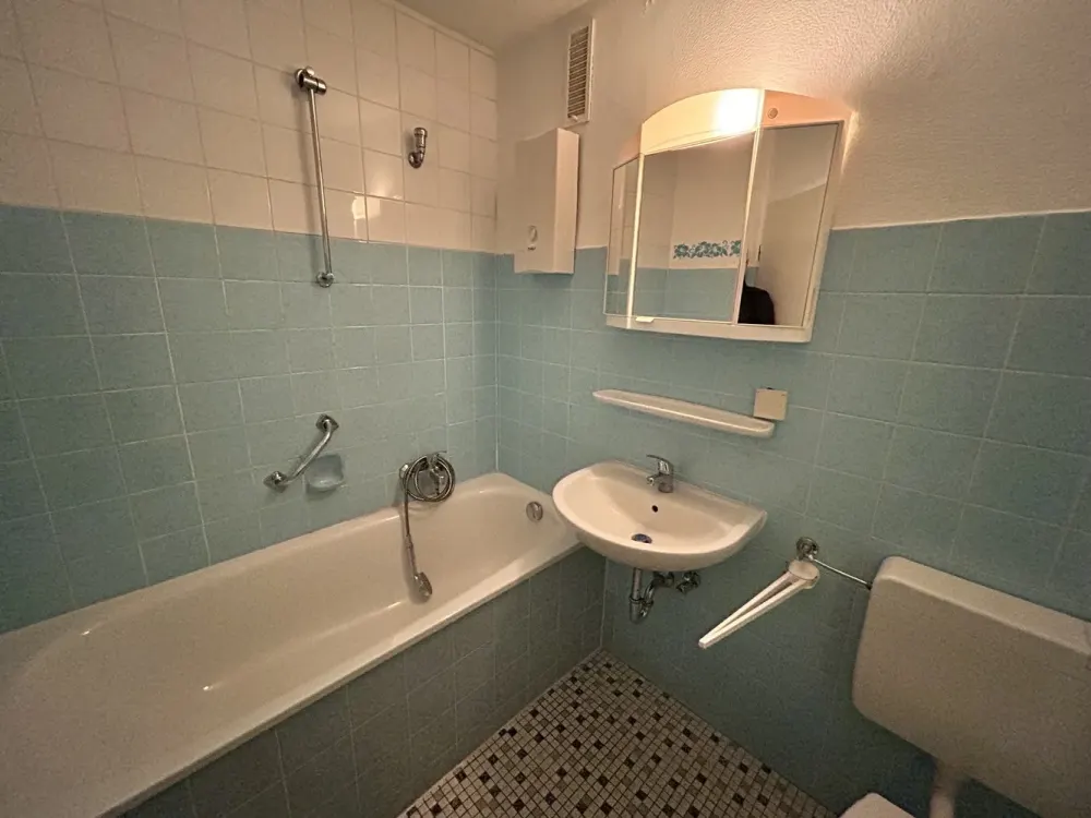 *Achtung Raumwunder zu vermieten!* 2 Zi.Whg. mit Balkon!