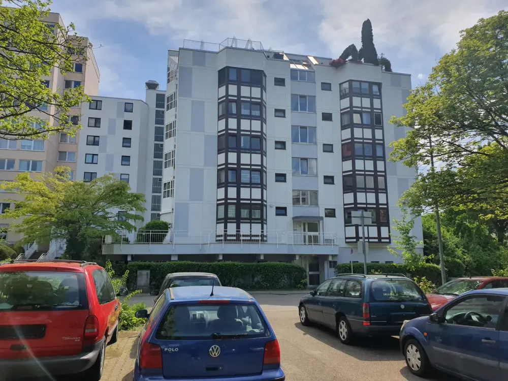 2 Zimmer Etagenwohnung mit EBK und Balkon von Privat zu vermieten !
