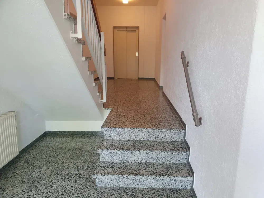 2 Zimmer Etagenwohnung mit EBK und Balkon von Privat zu vermieten !