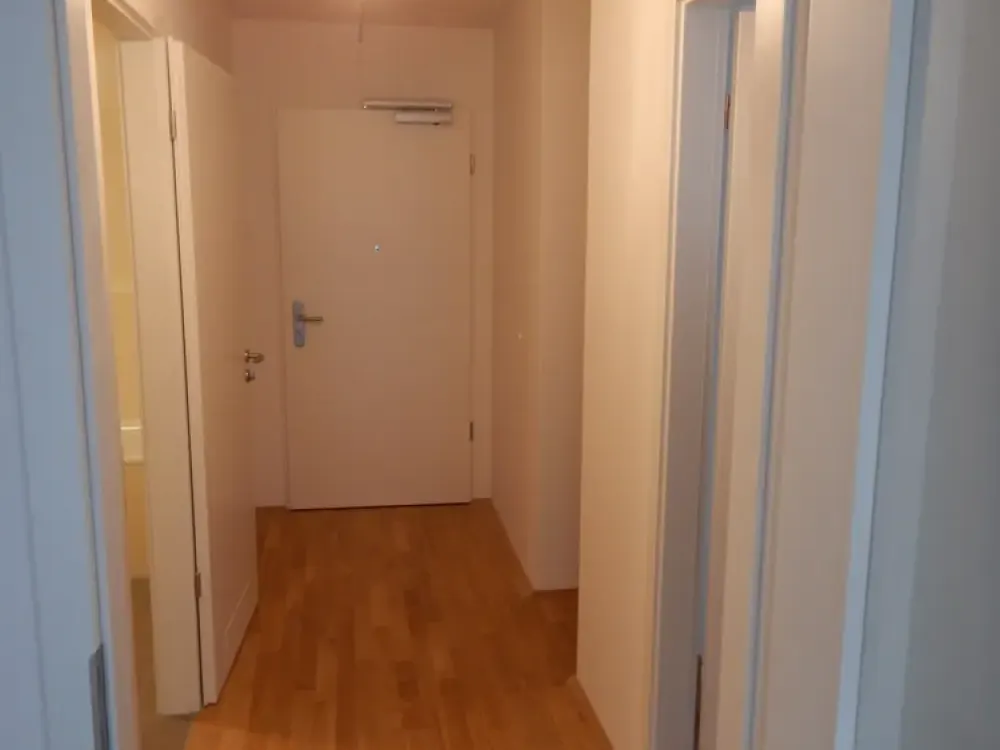 Schöne, ideal geschnittene 2-Zimmer-Wohnung mit Loggia, befristet 5 Jahre