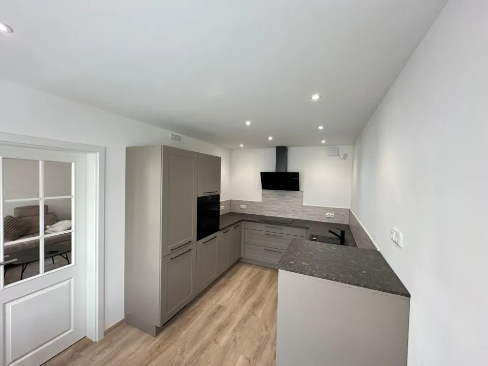 Hochwertig sanierte 2-ZKB mit Balkon, Klima, Aufzug in Gostenhof