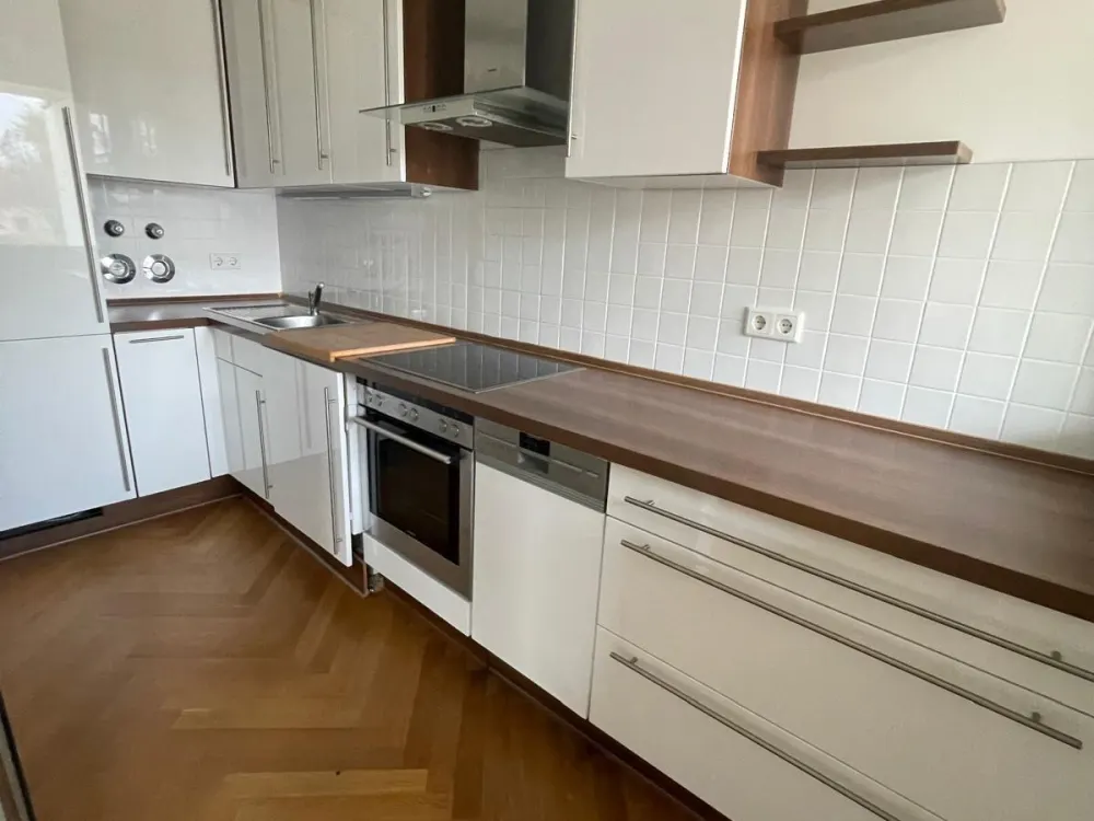 2-Zimmer-Wohnung in Dachau-Zentrum - hochwertig ausgestattet, von