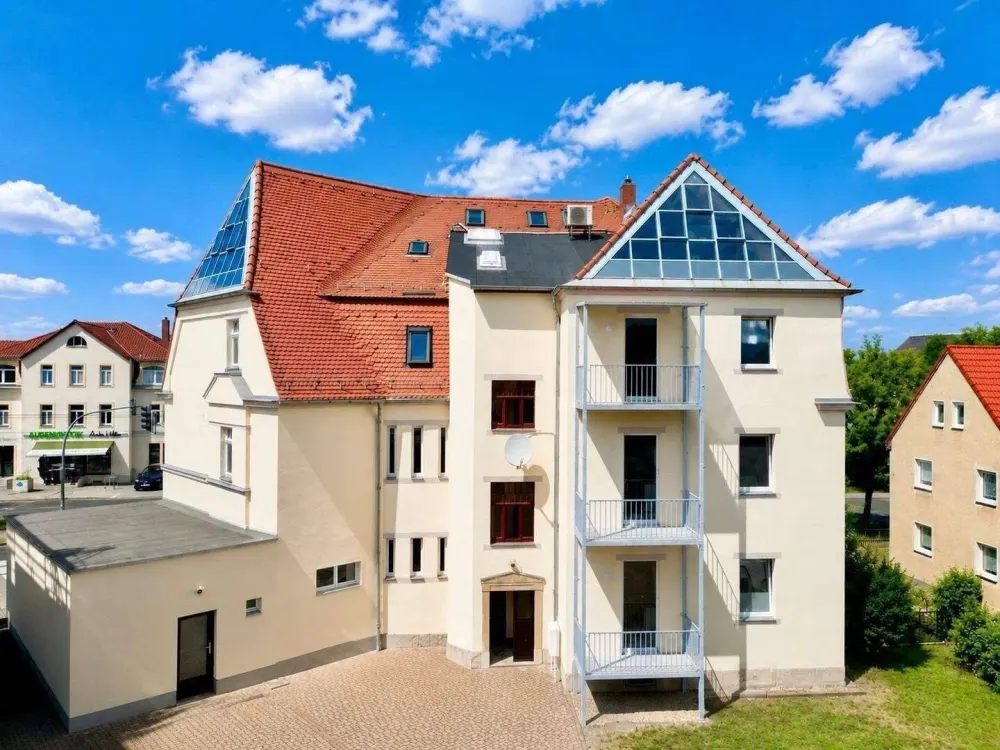 * modernisierte und schöne 4 Raumwohnung in beliebter Lage *