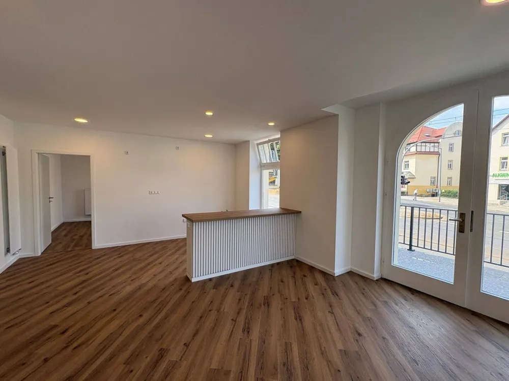 * modernisierte und schöne 4 Raumwohnung in beliebter Lage *