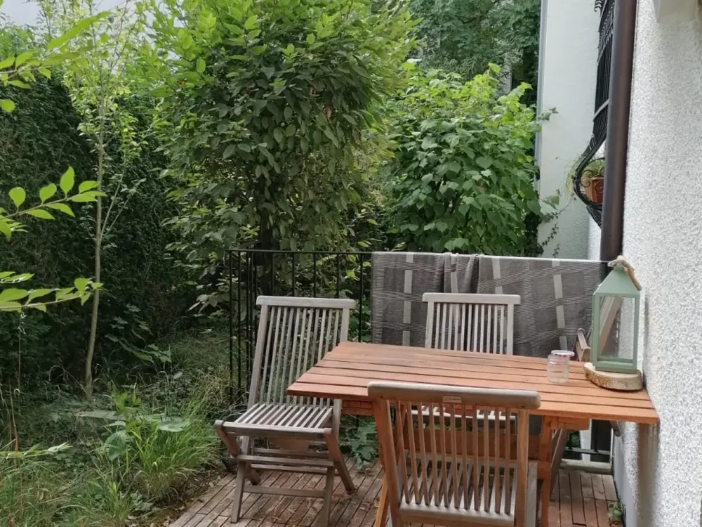 NACHMIETER GESUCHT ;Ruhig und grün am Isarhochufer - Terrassenwohnung