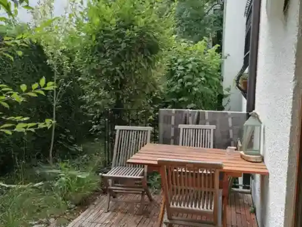 NACHMIETER GESUCHT ;Ruhig und grün am Isarhochufer - Terrassenwohnung