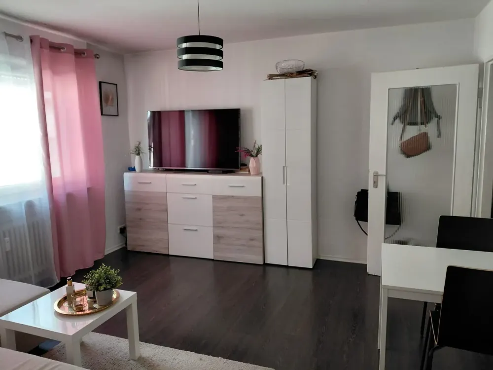 Stuttgart Mitte: Kompakte 1-Zimmer-Wohnung mit Einbauküche