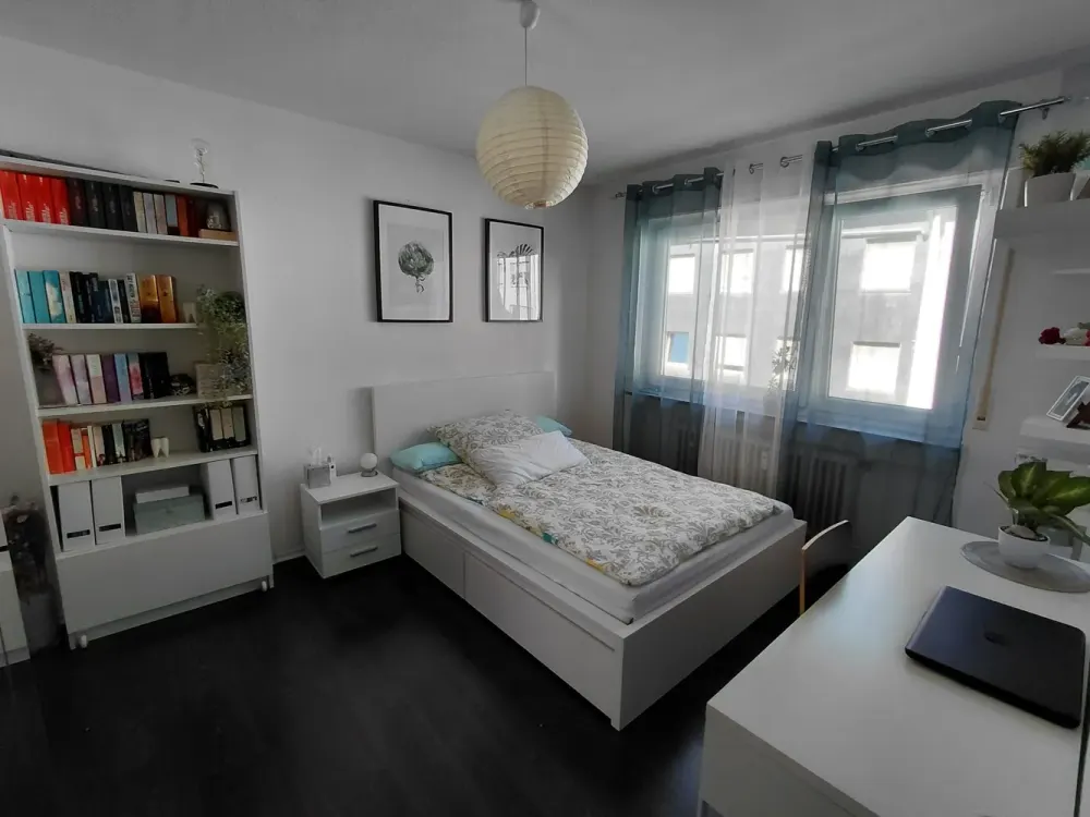 Stuttgart Mitte: Kompakte 1-Zimmer-Wohnung mit Einbauküche