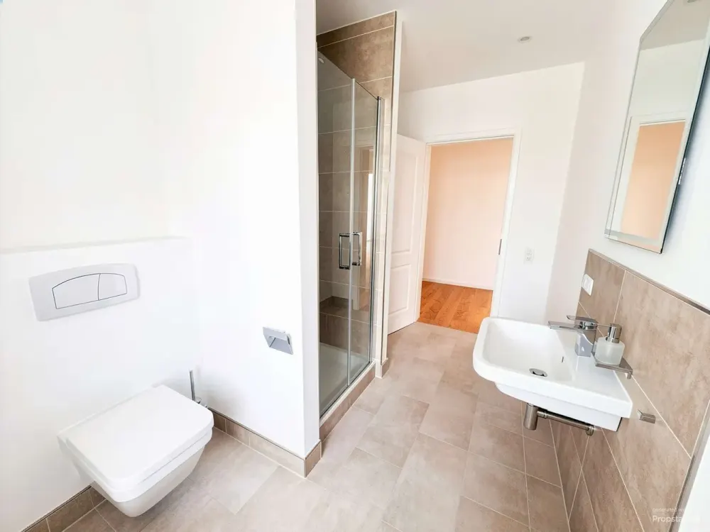 Hochwertige 2-Raum-Wohnung mit Wintergarten, inkl. EBK!