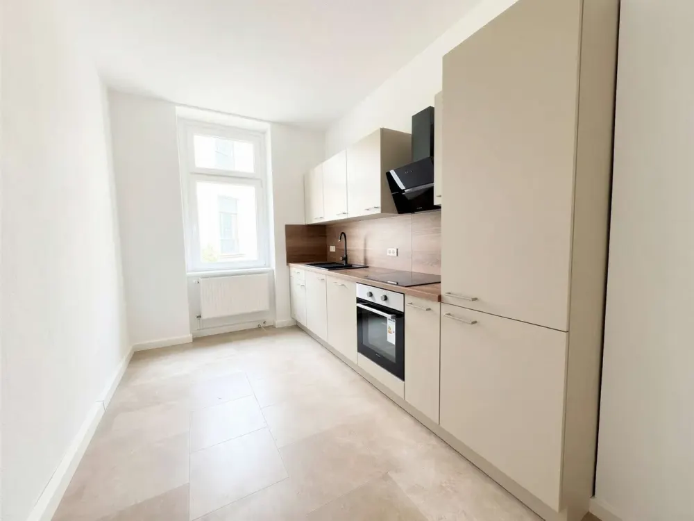 Hochwertige 2-Raum-Wohnung mit Wintergarten, inkl. EBK!