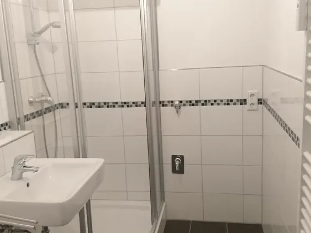 modernisierte 2-Zi-Whg.mit Loggia im 8-Part.-Hs.