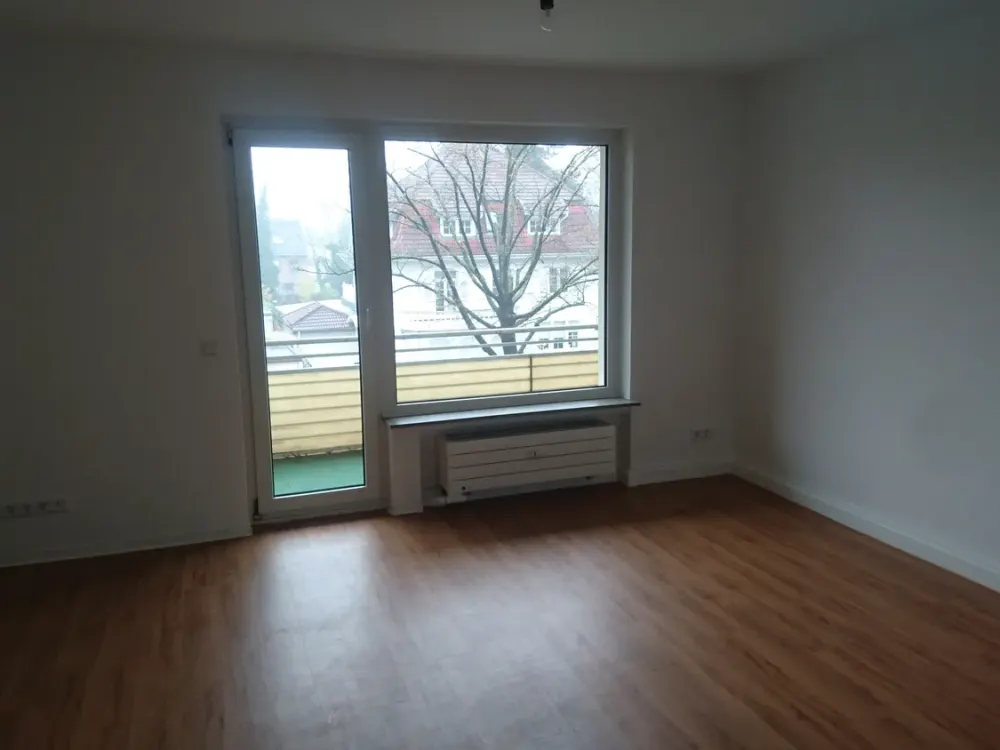 modernisierte 2-Zi-Whg.mit Loggia im 8-Part.-Hs.