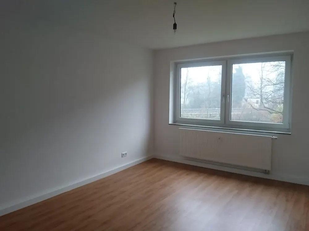 modernisierte 2-Zi-Whg.mit Loggia im 8-Part.-Hs.