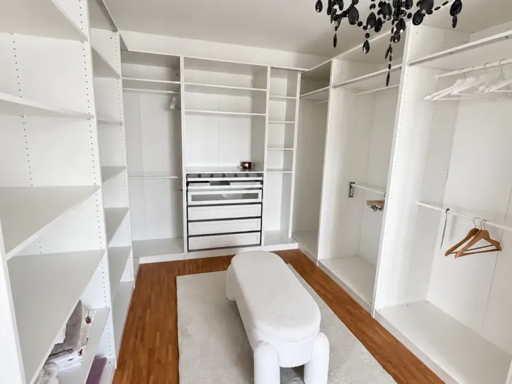 Exclusive Furnished Penthouse Apartment with Skyline View in Bahnhofsviertel