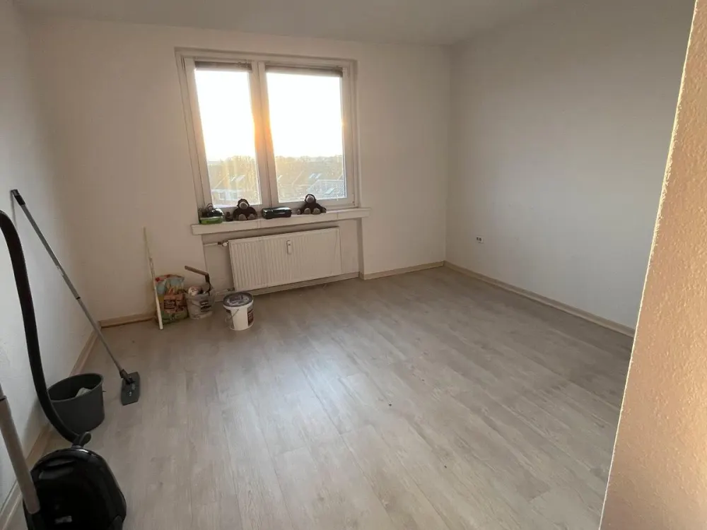 Helle 2-Zimmer Whg mit EBK, Balkon und Solar zu vermieten