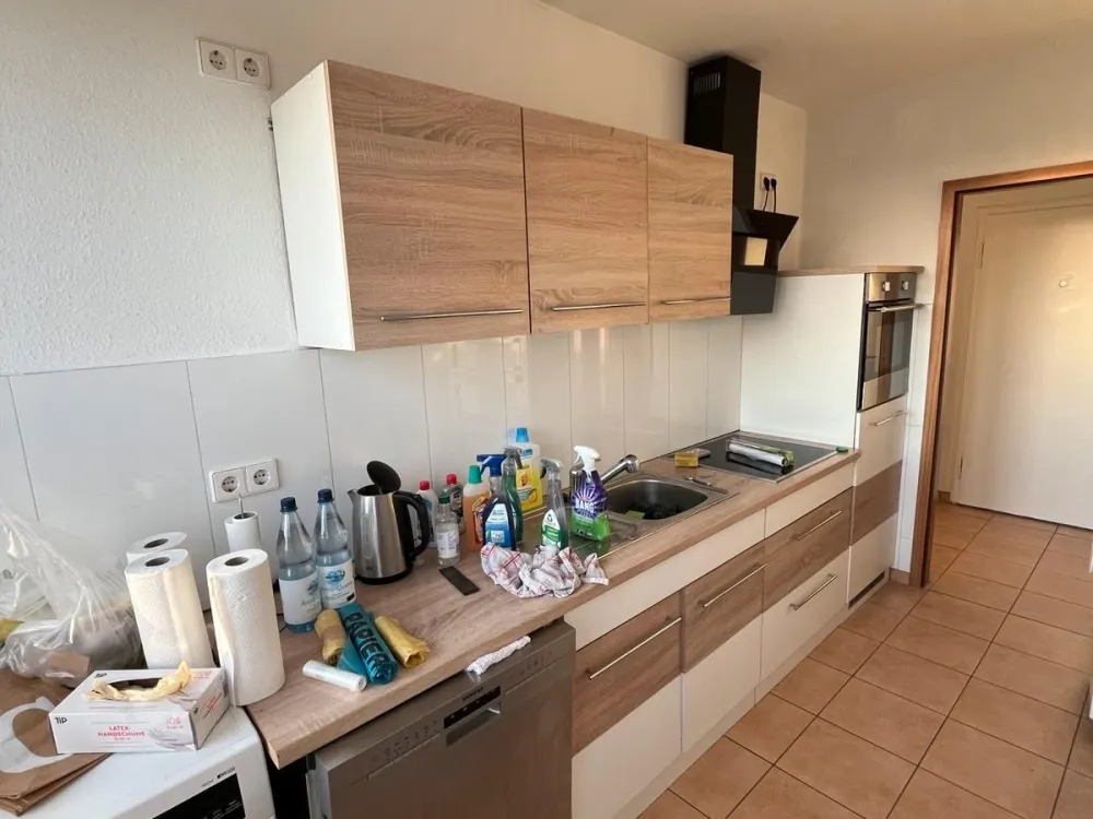 Helle 2-Zimmer Whg mit EBK, Balkon und Solar zu vermieten