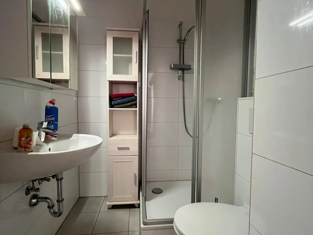 Helle 2-Zimmer Whg mit EBK, Balkon und Solar zu vermieten