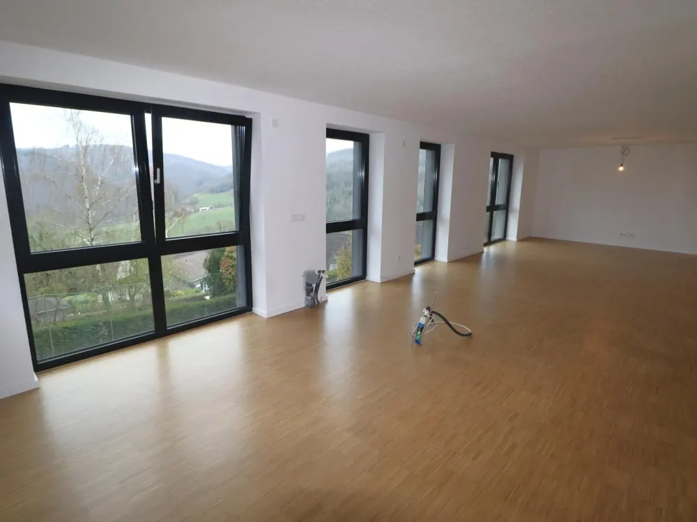 Großzügiges und modernes Wohnen mit tollem Fernblick