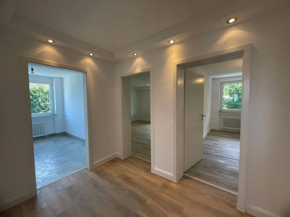 Idealer Grundriss! Renovierte 3-Zimmer-Whg mit Balkon & Garage